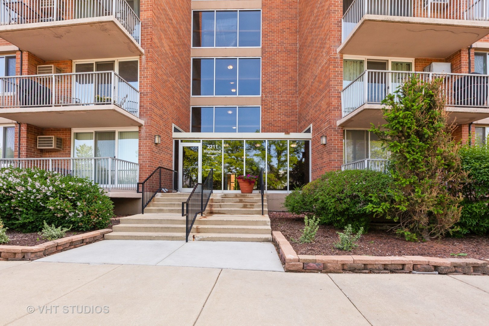 2211 S Highland Avenue 4B