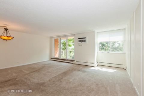 Tiny photo for 2211 S Highland Avenue #4B, Lombard, IL 60148 (MLS # 12429920)