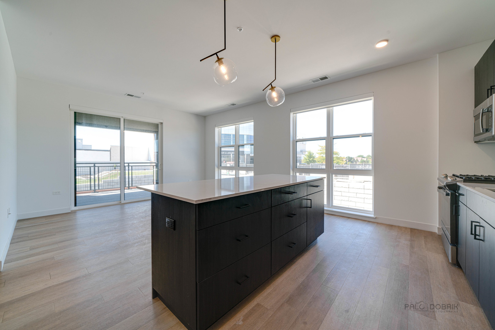 Vernon Hills, Illinois 60061, United States, 3 Bedrooms Bedrooms, ,2 BathroomsBathrooms,Residential,Active,239238