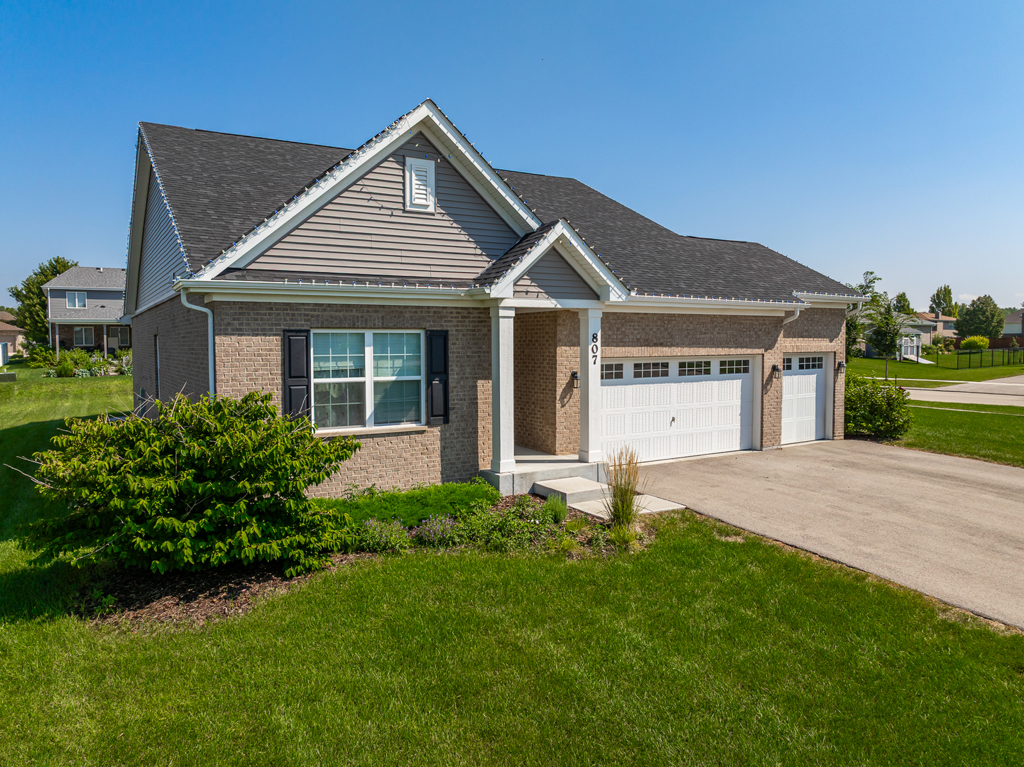 807 Picardy Place