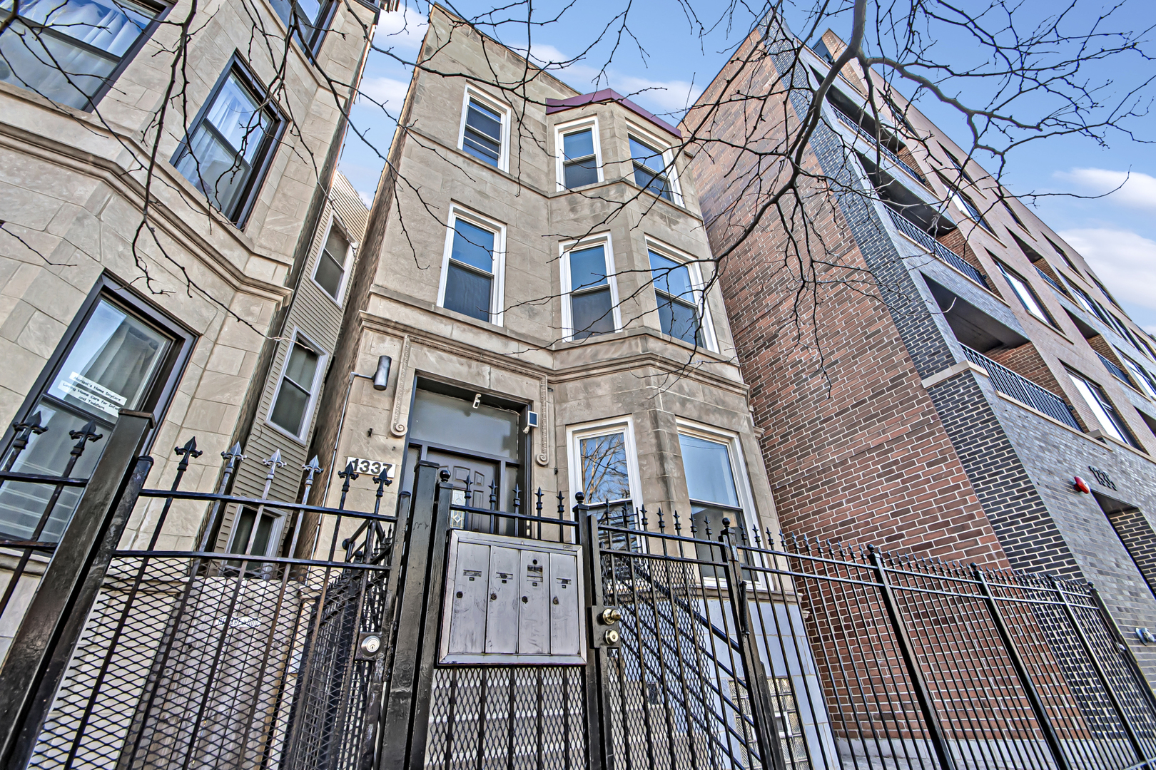 1337 N Western Avenue 1