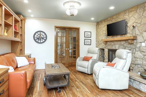 Tiny photo for 39 Mockingbird Lane, Oak Brook, IL 60523 (MLS # 12621773)