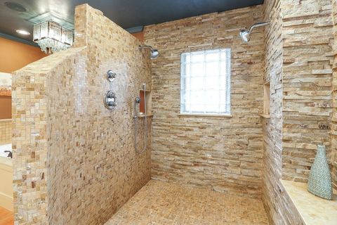 Tiny photo for 39 Mockingbird Lane, Oak Brook, IL 60523 (MLS # 12621773)