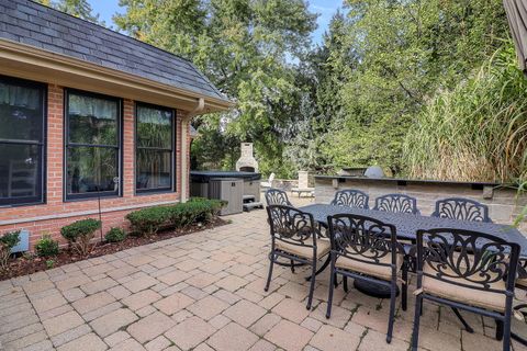 Tiny photo for 39 Mockingbird Lane, Oak Brook, IL 60523 (MLS # 12621773)