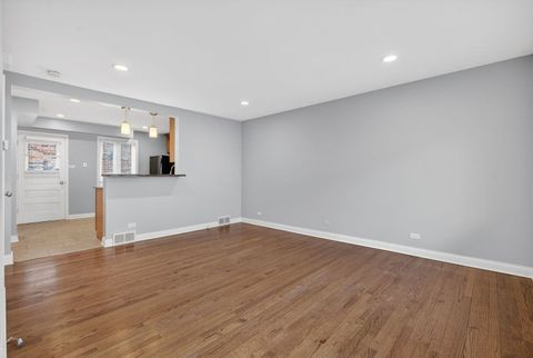 Tiny photo for 15 S Waiola Avenue #6, La Grange, IL 60525 (MLS # 12565641)