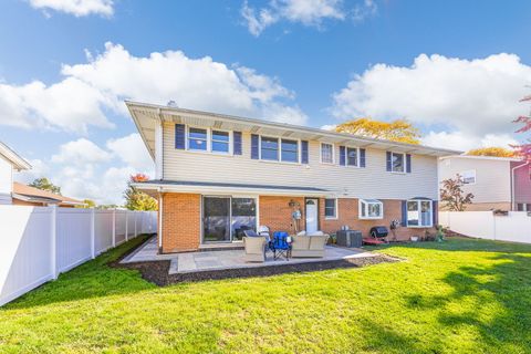 Tiny photo for 908 BRANTWOOD Avenue, Elk Grove Village, IL 60007 (MLS # 12500935)