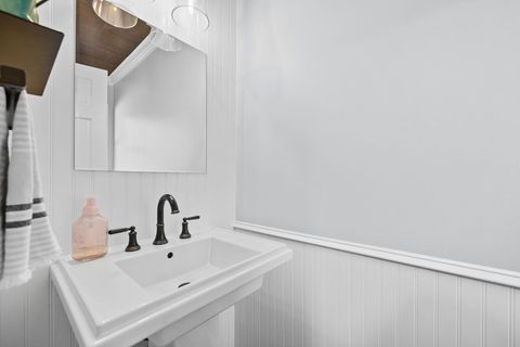 Tiny photo for 908 BRANTWOOD Avenue, Elk Grove Village, IL 60007 (MLS # 12500935)