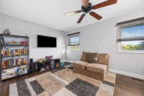 Tiny photo for 908 BRANTWOOD Avenue, Elk Grove Village, IL 60007 (MLS # 12500935)