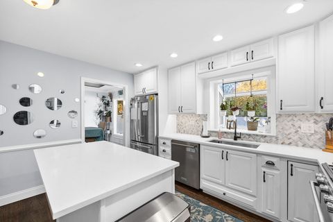 Tiny photo for 908 BRANTWOOD Avenue, Elk Grove Village, IL 60007 (MLS # 12500935)