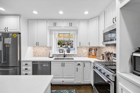 Tiny photo for 908 BRANTWOOD Avenue, Elk Grove Village, IL 60007 (MLS # 12500935)