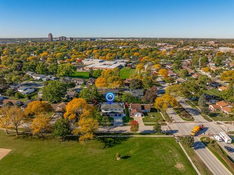 Tiny photo for 908 BRANTWOOD Avenue, Elk Grove Village, IL 60007 (MLS # 12500935)