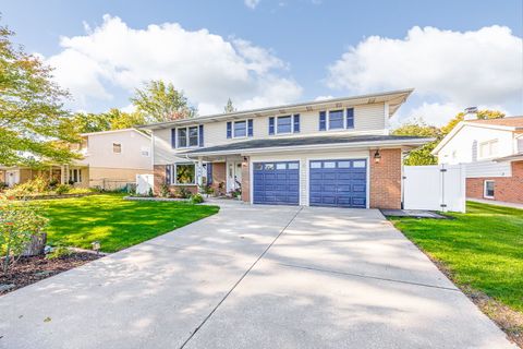 Tiny photo for 908 BRANTWOOD Avenue, Elk Grove Village, IL 60007 (MLS # 12500935)