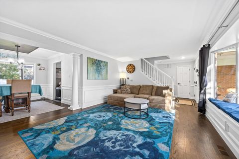 Tiny photo for 908 BRANTWOOD Avenue, Elk Grove Village, IL 60007 (MLS # 12500935)