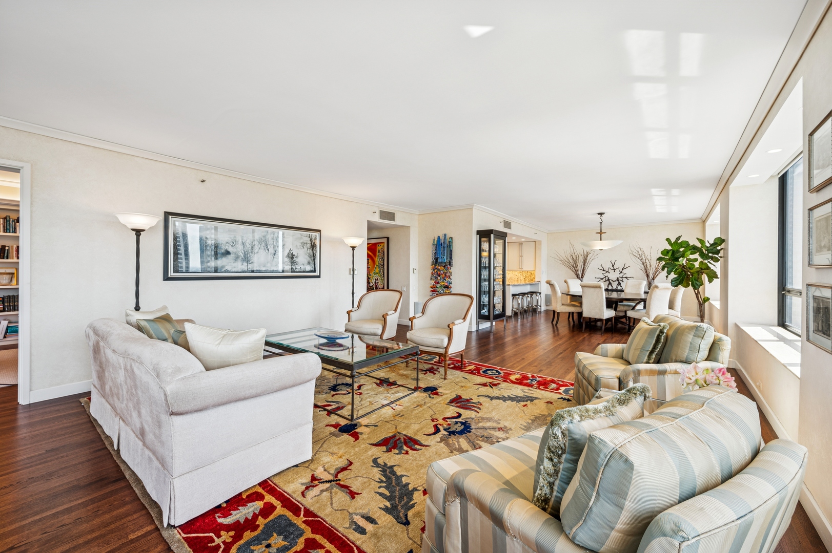 Chicago, Illinois 60611, United States, 3 Bedrooms Bedrooms, ,3 BathroomsBathrooms,Residential,Active,126897