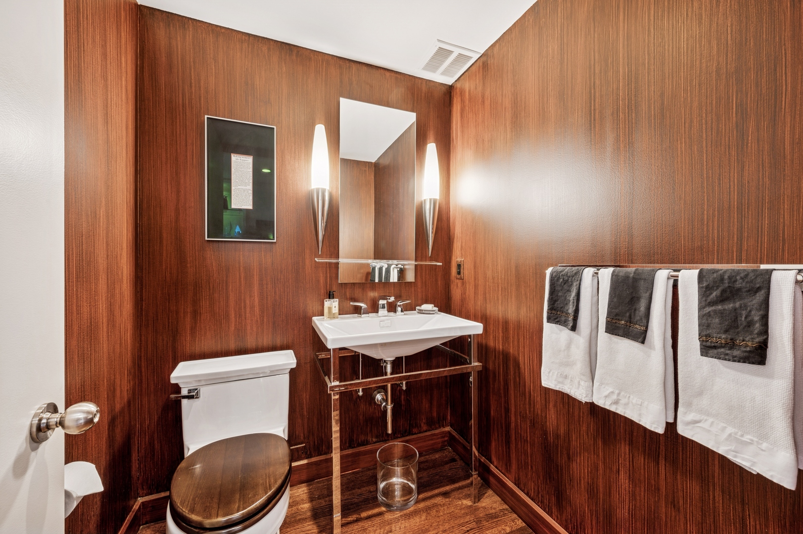 Chicago, Illinois 60611, United States, 3 Bedrooms Bedrooms, ,3 BathroomsBathrooms,Residential,Active,126897