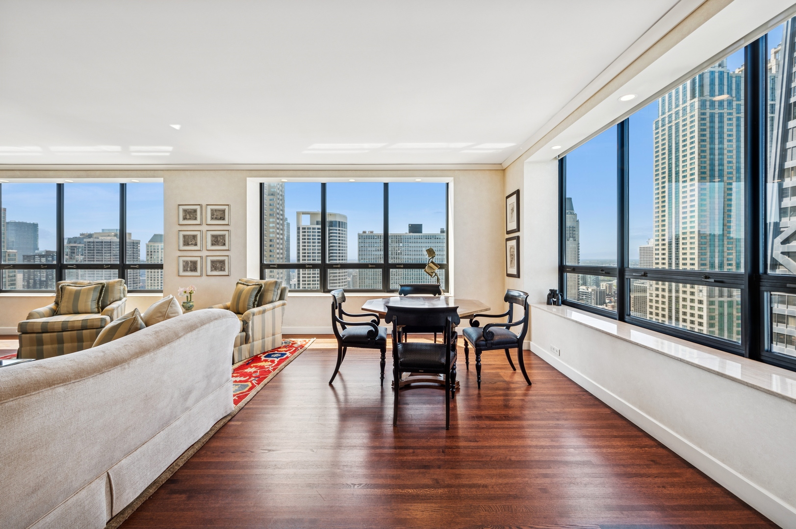 Chicago, Illinois 60611, United States, 3 Bedrooms Bedrooms, ,3 BathroomsBathrooms,Residential,Active,126897