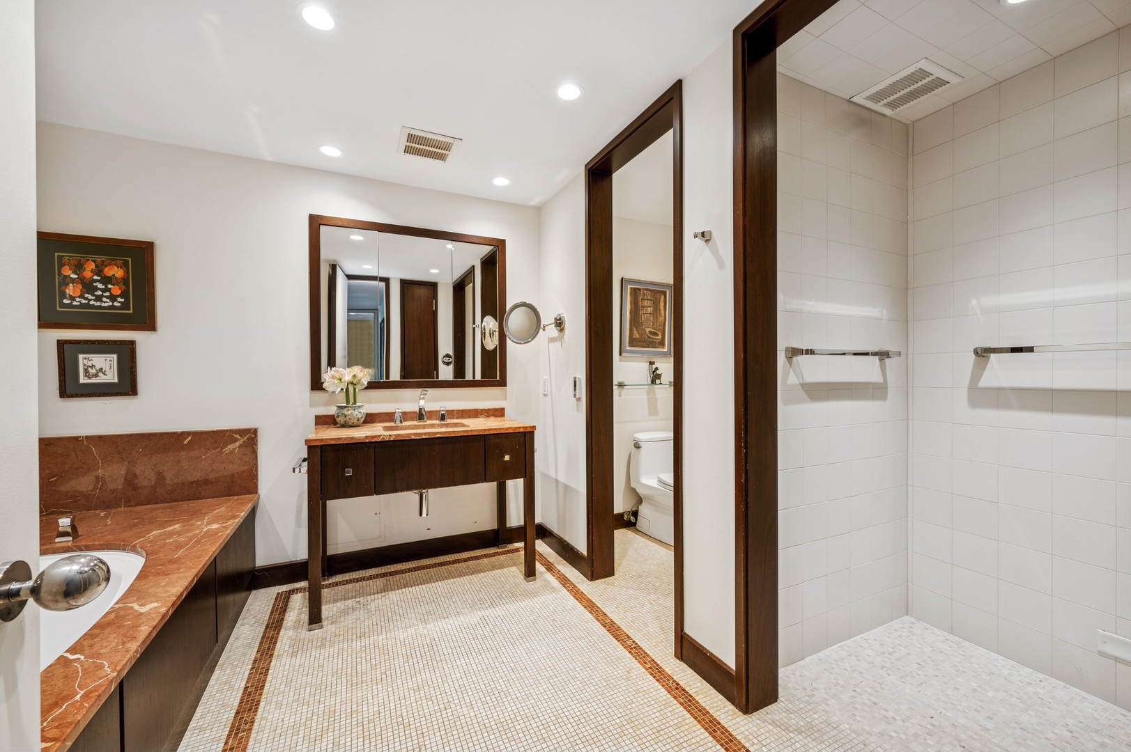 Chicago, Illinois 60611, United States, 3 Bedrooms Bedrooms, ,3 BathroomsBathrooms,Residential,Active,126897