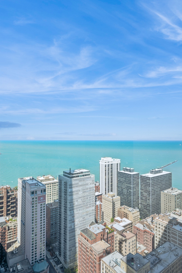 Chicago, Illinois 60611, United States, 3 Bedrooms Bedrooms, ,3 BathroomsBathrooms,Residential,Active,126897