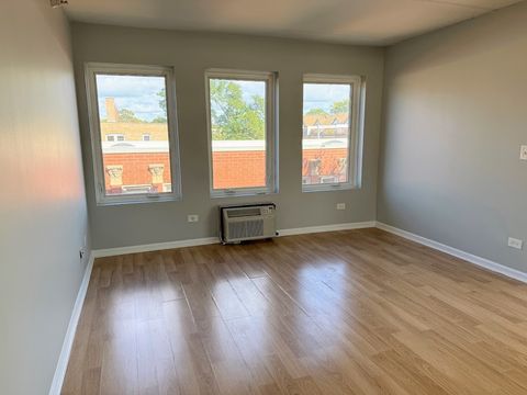 Tiny photo for 1041 Susan Collins Lane #402, Oak Park, IL 60302 (MLS # 12529652)