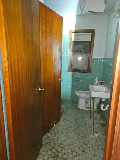 Tiny photo for 512 156th Place, Calumet City, IL 60409 (MLS # 12551146)