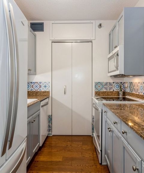 Tiny photo for 400 N LaSalle Drive #3706, Chicago, IL 60654 (MLS # 12417267)