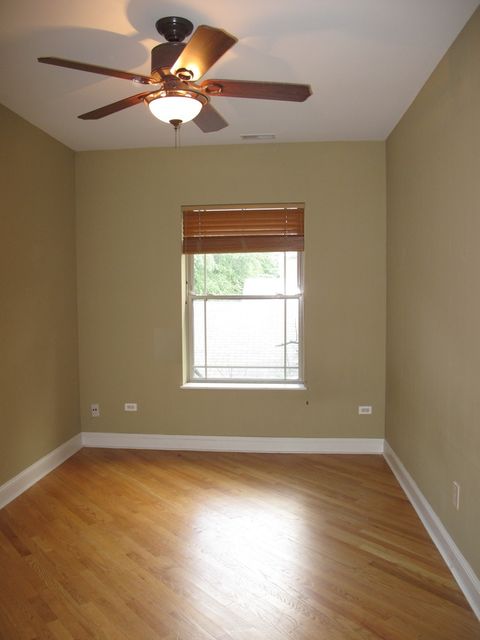 Tiny photo for 911 Maple Avenue #2N, Evanston, IL 60202 (MLS # 12627457)