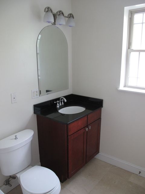 Tiny photo for 911 Maple Avenue #2N, Evanston, IL 60202 (MLS # 12627457)