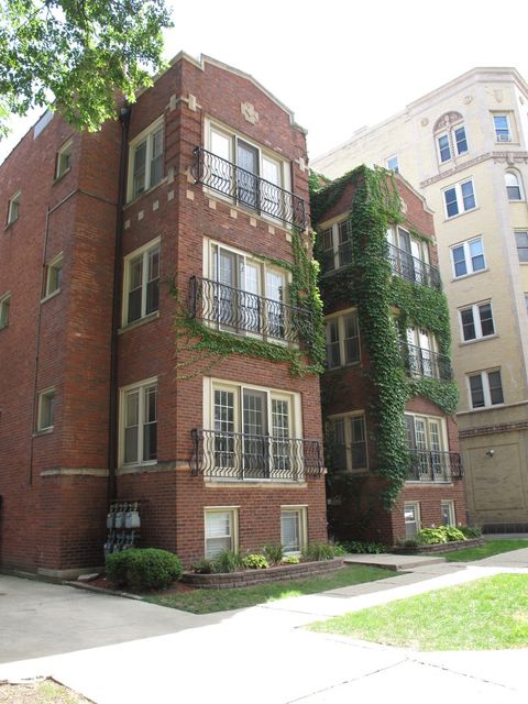 Tiny photo for 911 Maple Avenue #2N, Evanston, IL 60202 (MLS # 12627457)