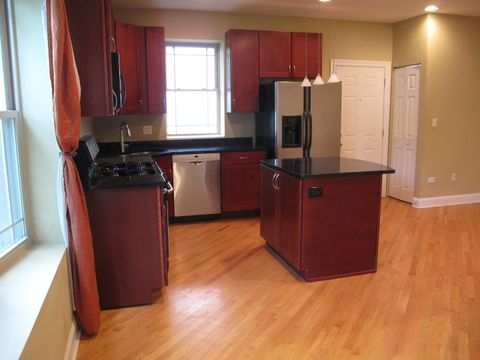 Tiny photo for 911 Maple Avenue #2N, Evanston, IL 60202 (MLS # 12627457)