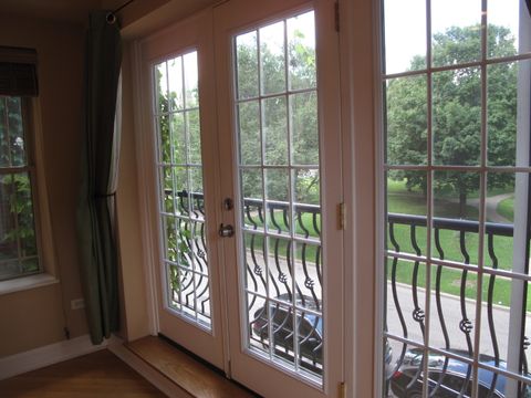 Tiny photo for 911 Maple Avenue #2N, Evanston, IL 60202 (MLS # 12627457)