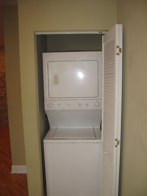 Tiny photo for 911 Maple Avenue #2N, Evanston, IL 60202 (MLS # 12627457)