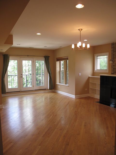 Tiny photo for 911 Maple Avenue #2N, Evanston, IL 60202 (MLS # 12627457)