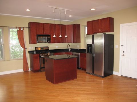 Tiny photo for 911 Maple Avenue #2N, Evanston, IL 60202 (MLS # 12627457)