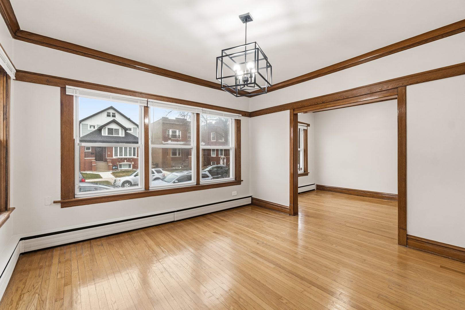 3411 N Springfield Avenue