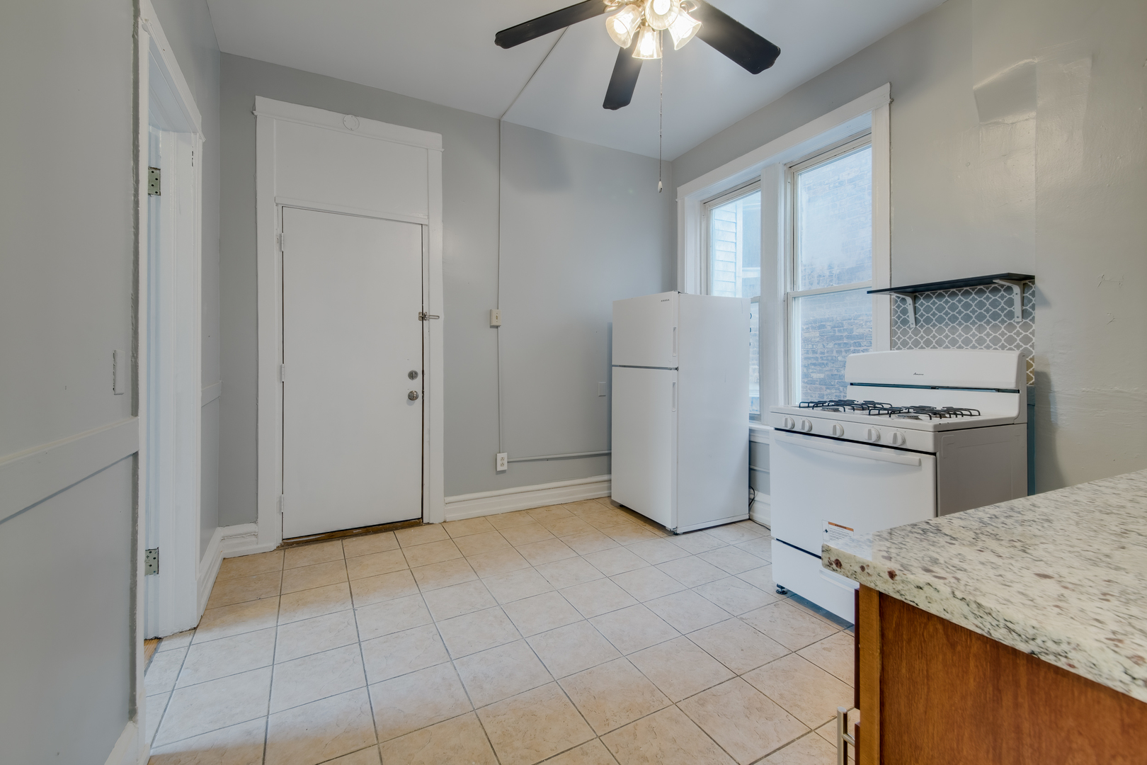 2511 W Le Moyne Street 3