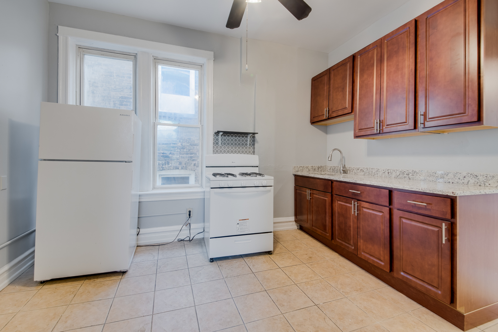 2511 W Le Moyne Street 3