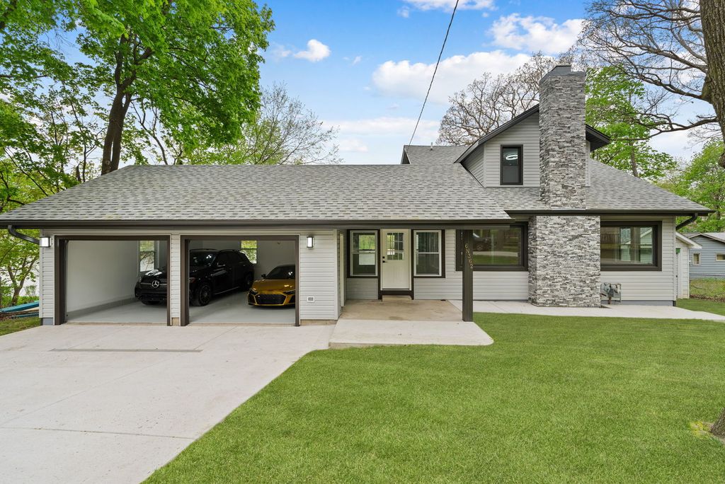 Photo for 6N362 Riverside Drive, St. Charles, IL 60174 (MLS # 12396307)