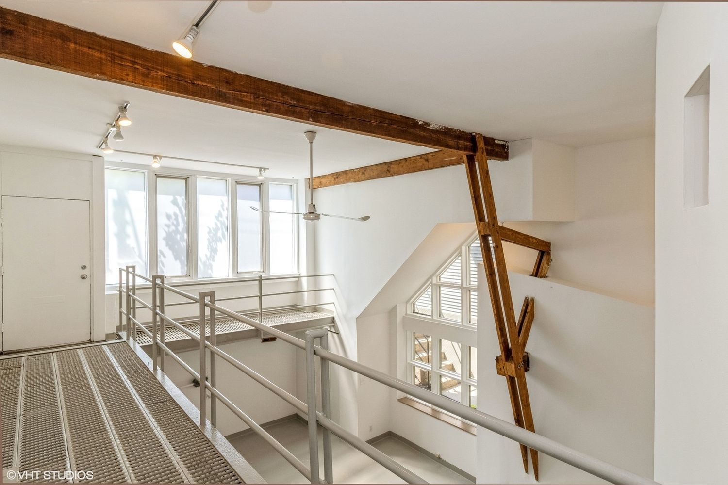 726 W 18th Street 1F