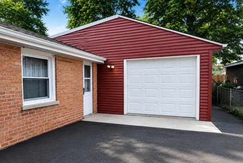 Tiny photo for 10037 Harnew Road E, Oak Lawn, IL 60453 (MLS # 12693932)