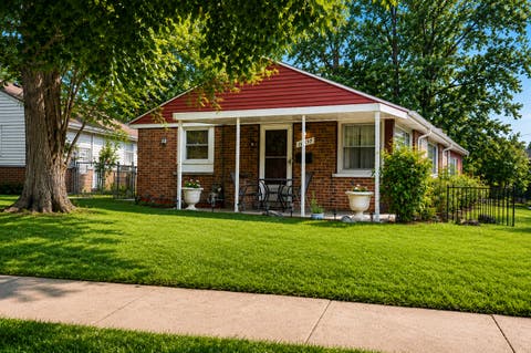 Photo of 10037 Harnew Road E, Oak Lawn, IL 60453 (MLS # 12693932)