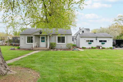 Photo of 20929 W Sanrem Avenue, Lake Villa, IL 60046 (MLS # 12634095)