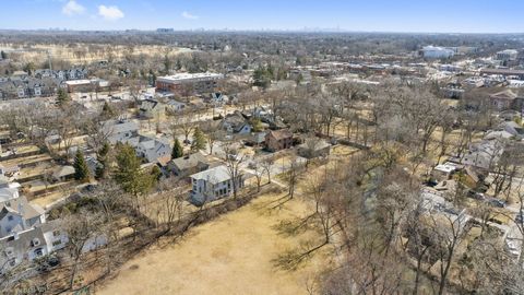 Tiny photo for 1752 MacLean Court, Glenview, IL 60025 (MLS # 12571929)