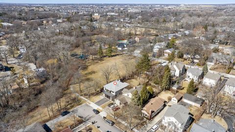 Tiny photo for 1752 MacLean Court, Glenview, IL 60025 (MLS # 12571929)