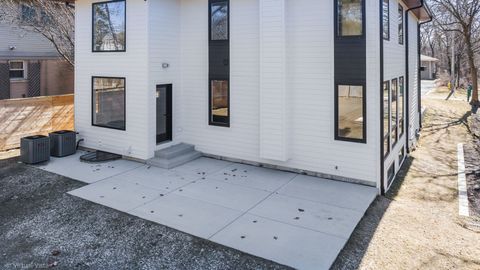 Tiny photo for 1752 MacLean Court, Glenview, IL 60025 (MLS # 12571929)