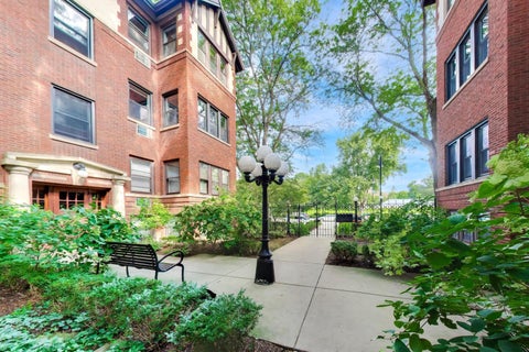 Tiny photo for 815 Lake Street #1S, Oak Park, IL 60301 (MLS # 12731226)