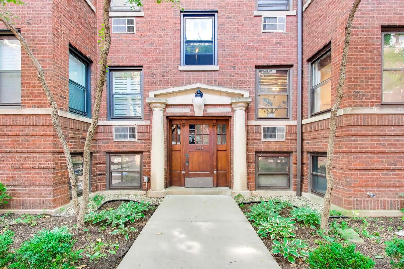 815 Lake Street 1S