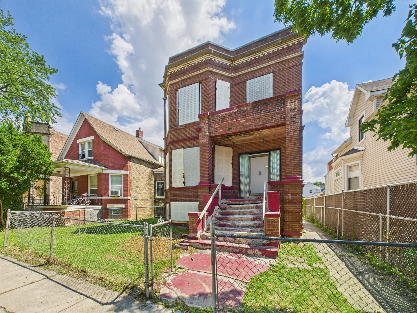 5045 W Erie Street