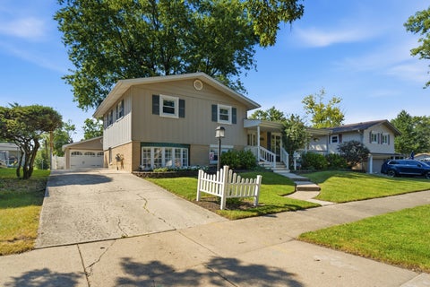Tiny photo for 15124 Hillside Avenue, Oak Forest, IL 60452 (MLS # 12751718)