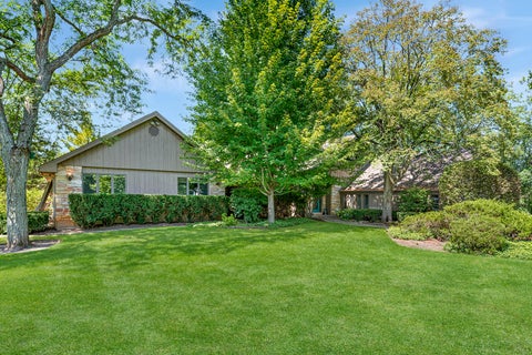 Tiny photo for 1543 N Saint Marys Road, Green Oaks, IL 60048 (MLS # 12785040)