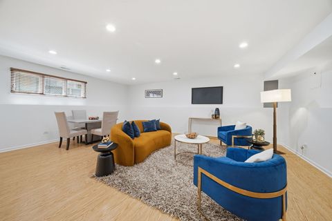 Tiny photo for 722 N Leavitt Street, Chicago, IL 60612 (MLS # 12663571)